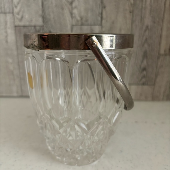 Lead crystal made in England Cut Glass Silver Plated small Ice Bucket With Handl - Picture 2 of 9